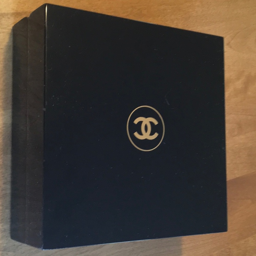 Chanel box